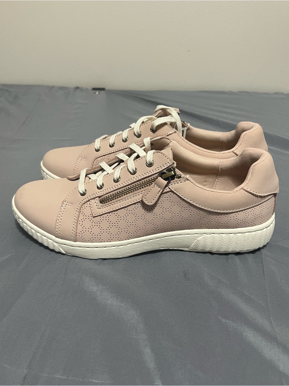 CLARKS Caroline Rio Sneaker Women's Size US 10 M Sand Leather